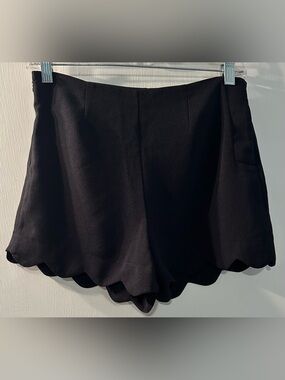 Monteau Black Scallop Hem Shorts Size S